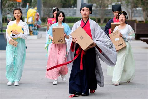 Traditional Ancient Chinese Clothing