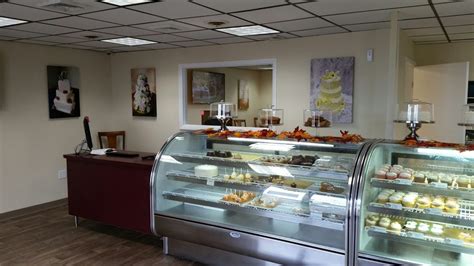 Classic Cakes - 21 Photos & 24 Reviews - Bakeries - 1305 S Division St ...