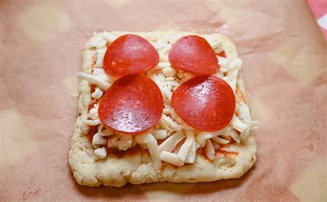 Homemade Pizza in the Microwave | Just Microwave It