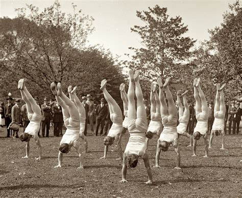 Shorpy Historical Picture Archive :: Bottoms Up: 1923 high-resolution photo