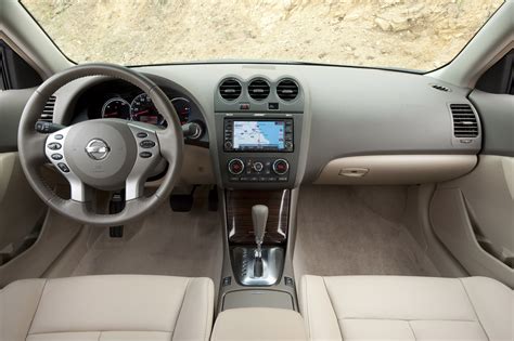 2012 NISSAN ALTIMA HYBRID CAR OF THE YEAR