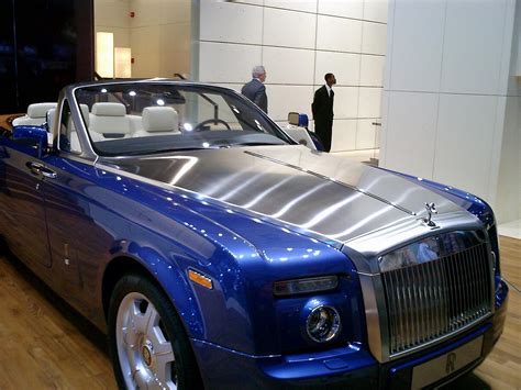 Rolls Royce Unveils A Phantom Drophead Coupé