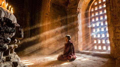 Buddhist Monk Meditating Wallpaper