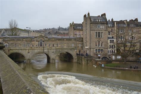 Pulteney Bridge crosses the River Avon (02/01/2013 NIKON D3100) | House ...