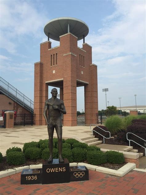 Ohio State's Jesse Owens statue: Driving past a legend - cleveland.com