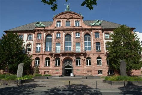 Senckenberg Naturmuseum - Museumsufer Frankfurt