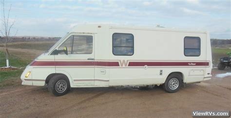 1988 Winnebago LeSharo Motorhome (A) | ViewRvs.com