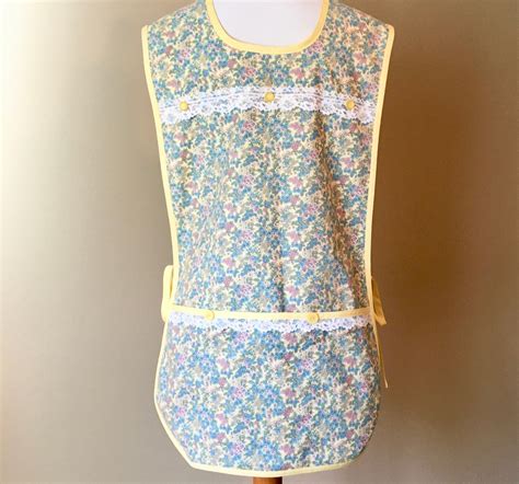 Yellow Floral Plus Size Cobbler Apron for Women Fits Sizes XL or 1X