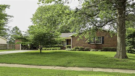 130 Autumn Dr, Sikeston, MO 63801 | realtor.com®