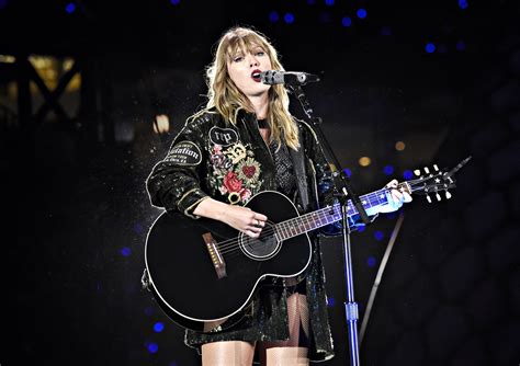 Taylor Swift's Reputation Tour B-Stage: Songs She Has Surprised Fans ...