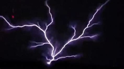 What is St. Elmo’s fire? Pilots observed the lightning-like phenomenon ...