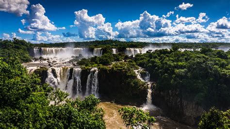 Download wallpaper: Brazilian side of Iguazu Falls 3840x2160