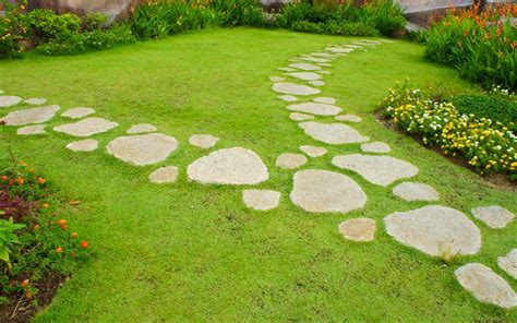 How To Make A Garden Path With Stepping Stones - Garden Likes