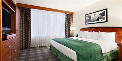 Embassy Suites Chicago Downtown Magnificent Mile | Travelzoo