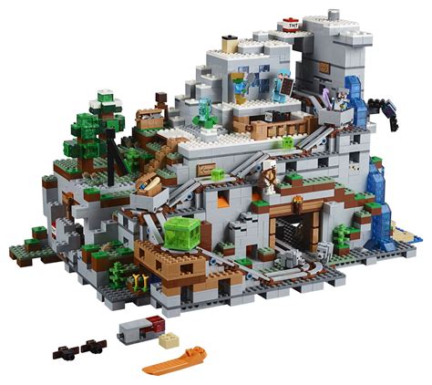 LEGO Minecraft - La caverne dans la montagne (21137) | Walmart Canada