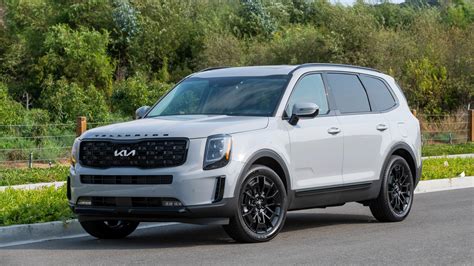 2022 Kia Telluride vs. 2022 Honda Pilot Comparison - Kelley Blue Book