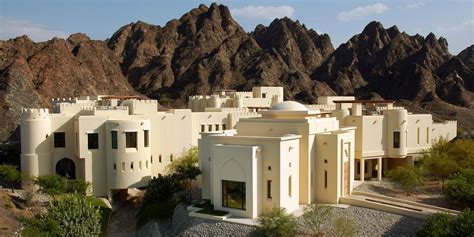 3 Must-See Muscat Luxury Hotels - Travelogues from Remote Lands