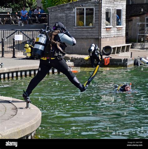 A diver at Stoney Cove, near Hinkley, Leicestershire, UK. A flooded ...