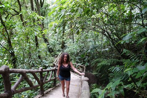 LA FORTUNA: WATERFALL HIKE, TOUCANS AND A HOT RIVER - TravelTheWorldPages