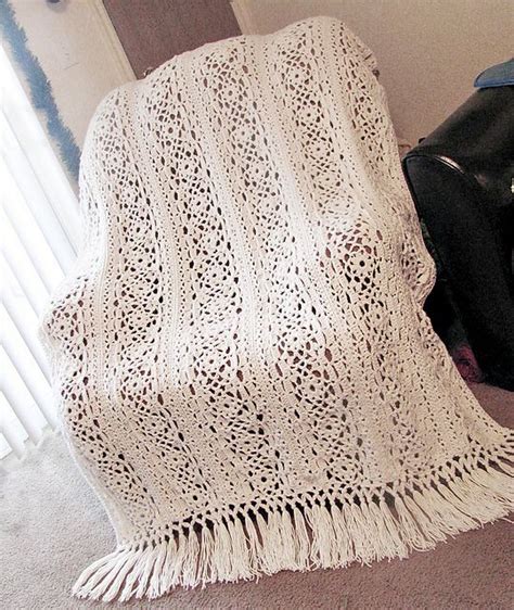 Irish Lace Blanket pattern by Patons | Afghan crochet patterns, Crochet ...