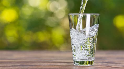 How many glasses of water should you drink everyday? | HealthShots