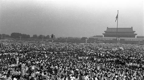 Rare Photos Of China's 1989 Tiananmen Square Protests : The Picture ...