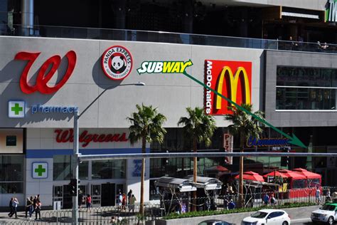 Subway Topples Tropical Smoothie on The Strip - Eater Vegas