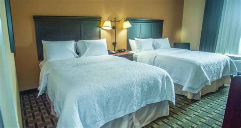 Hampton Inn and Suites Palestine, Texas - Free WiFi Hotel