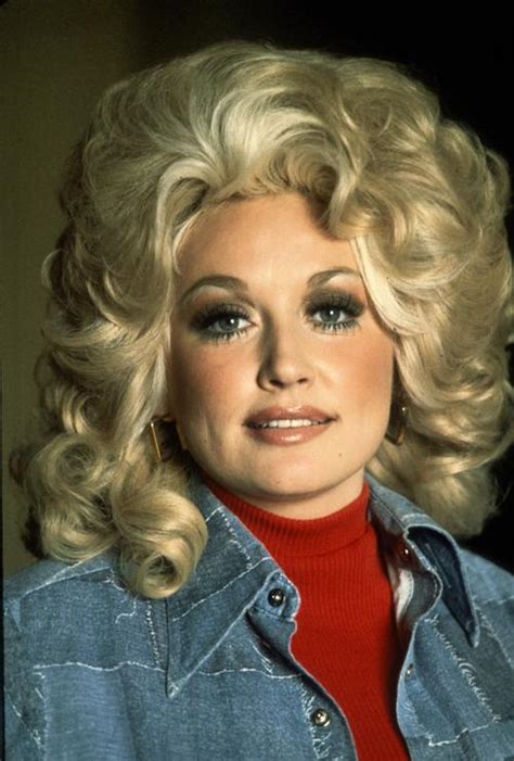 Dolly Parton Gives Fans Rare Glimpse Of Stunning Natural Hairstyle