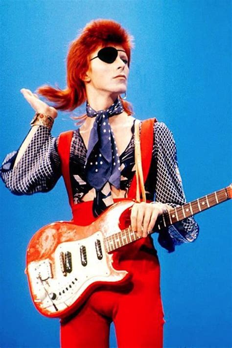 David Bowie Muy chevere por resurgir en el 72 en la era del glam rock ...