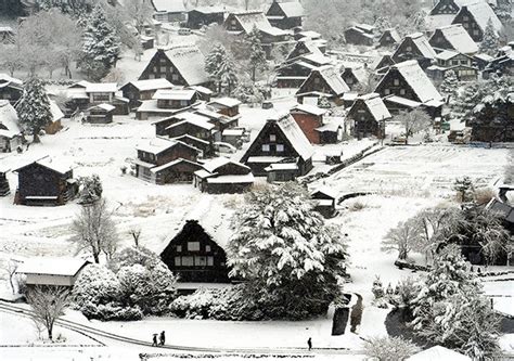 Snow creates a picturesque view of Shirakawago historical area | The ...