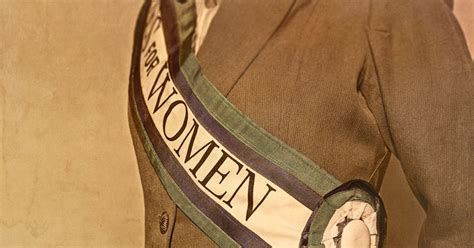 How the suffragettes used fashion to further their cause