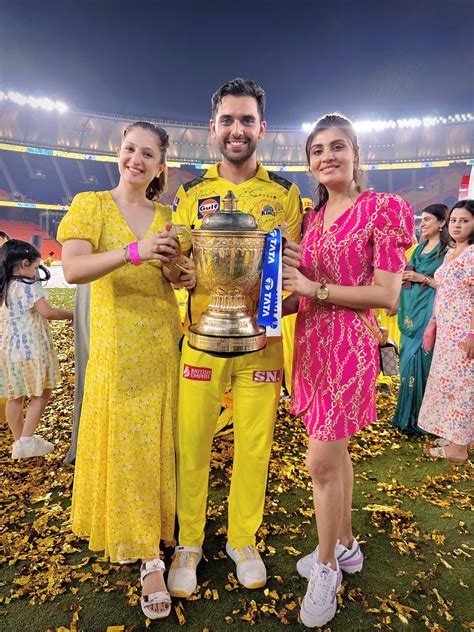 Actress Malti Chahar Poses With IPL 2023 Trophy Alongside Her Brother ...