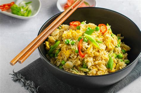 easy egg fried rice - Lost in Food