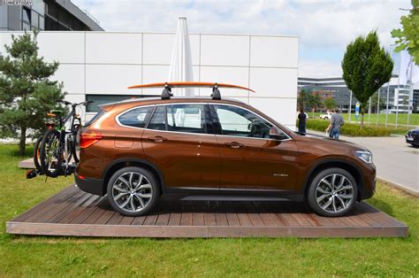 2015 BMW X1 looks great in Chestnut Bronze Color