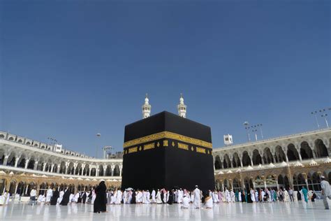 pintu masjid madinah