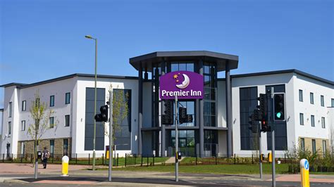 Premier Inn has family rooms from £8.75pp a night & kids get to eat ...