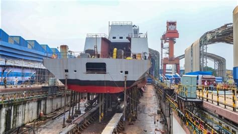 IN PHOTOS: Stealth frigate ’Vindhyagiri’ being readied for August 17 ...