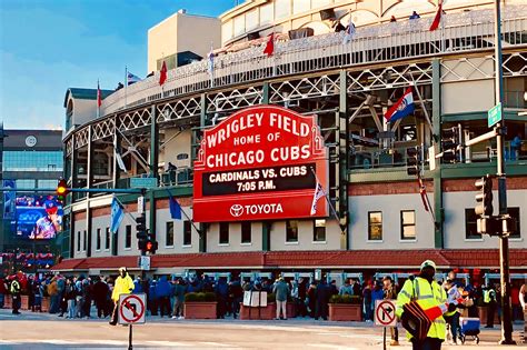 Wrigley Field in Chicago - Take a Tour of a Historic Major League ...