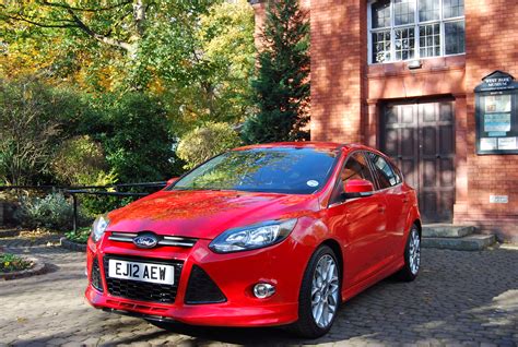 Ford Focus Review and Specifications