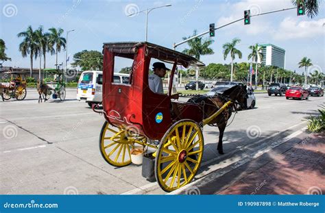 Kalesa Horse Drawn Carriage at Rizal Park in Manila, Philippines ...