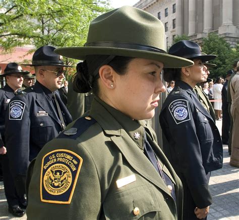 File:U.S. Customs and Border Protection - female officer.jpg ...