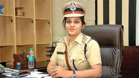 D Roopa, IPS officer who exposed VIP jail treatment to Sasikala ...