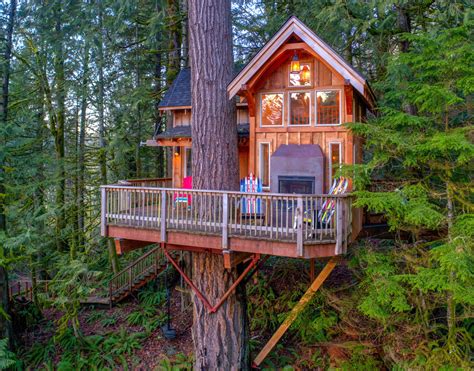 The treehouse on this Washington State home is probably nicer than your ...