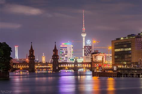 Berlin - Skyline bei Nacht mit Oberbaumbrücke