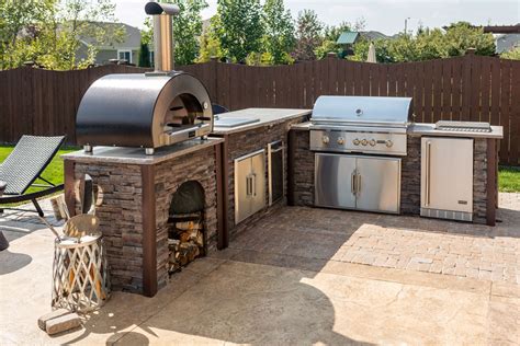 Custom Outdoor Kitchens - 7 Essential Facts Before You Buy