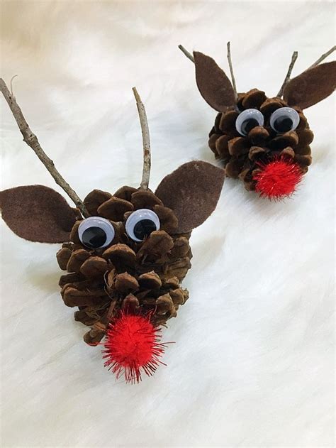 90 Pine Cone Crafts for Christmas that'll be the Highlight of your ...