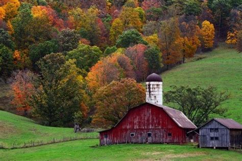 I barns and the beautiful fall colors!! | Absolutely Love BARNS ...