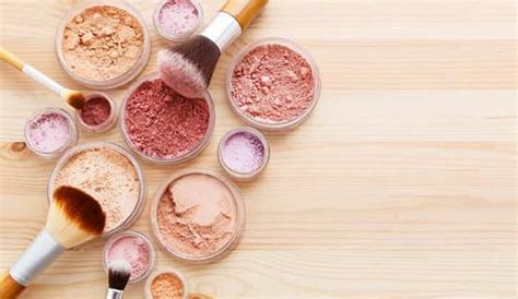 The Difference Between Regular Makeup And Mineral Makeup – The Riverenza