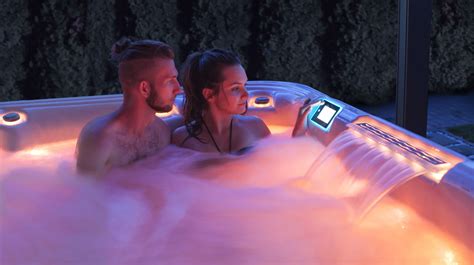 Hot Tub Date Night: 6 Ideas for Valentine’s Day | Wellis New England